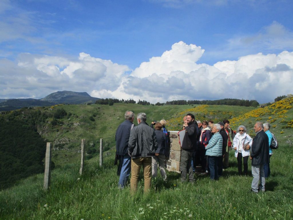 5-visite-guidee-du-village-contre-vent-et-marees